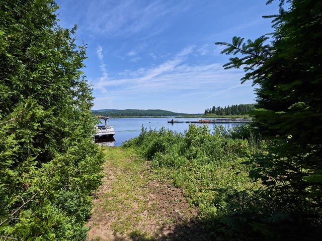 Accès au plan d'eau