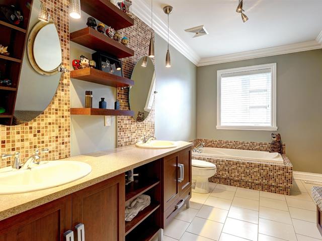 Two or more storey for sale, Blainville