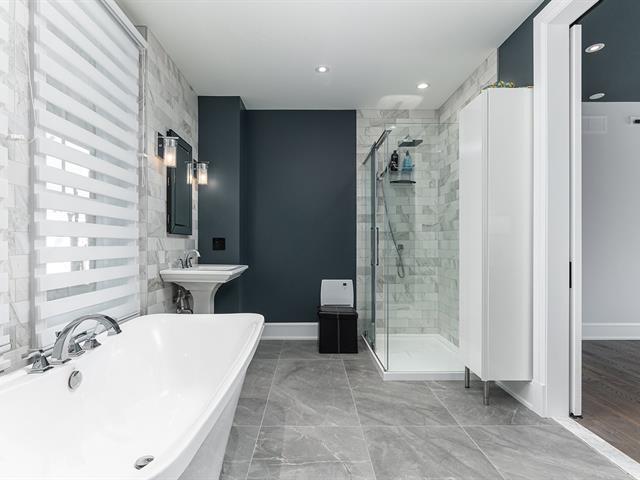 Ensuite bathroom