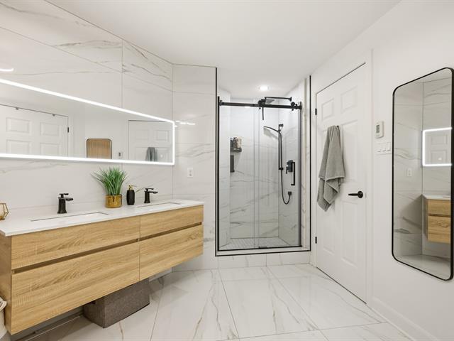 Ensuite bathroom