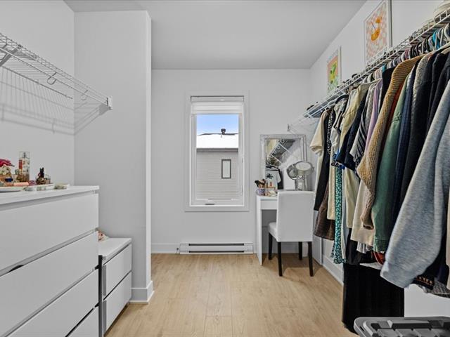 Walk-in closet