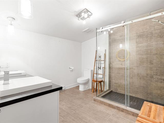 Ensuite bathroom