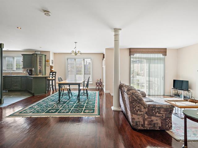 Two or more storey sold, Montréal (Saint-Laurent)