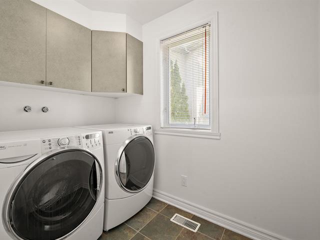 Two or more storey sold, Montréal (Saint-Laurent)