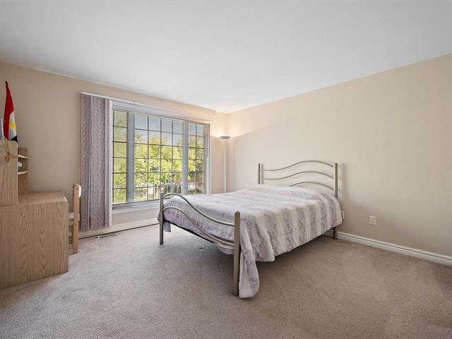 Two or more storey sold, Montréal (Saint-Laurent)