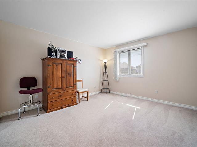 Two or more storey sold, Montréal (Saint-Laurent)