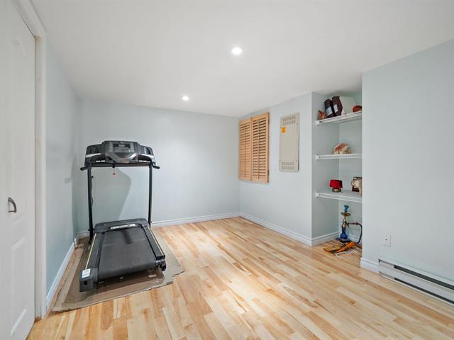 Two or more storey sold, Montréal (Saint-Laurent)