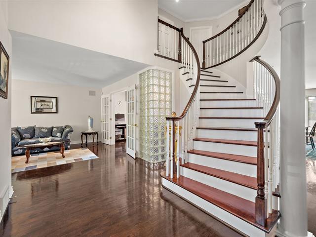 Two or more storey sold, Montréal (Saint-Laurent)