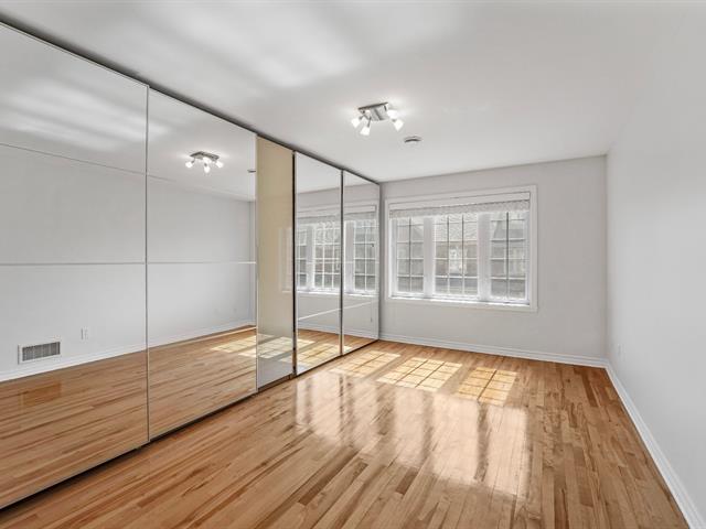 Maison à étages à vendre, Montréal (Saint-Laurent)