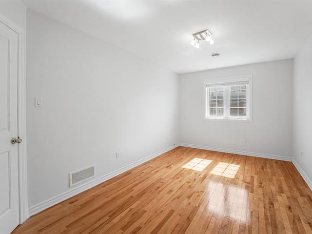 Maison à étages à vendre, Montréal (Saint-Laurent)