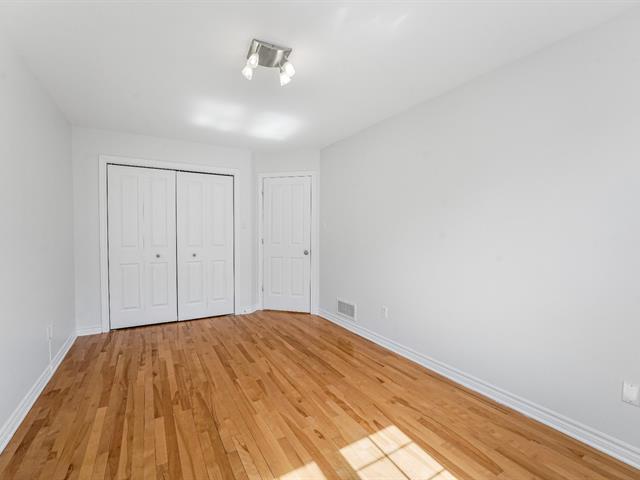 Maison à étages à vendre, Montréal (Saint-Laurent)