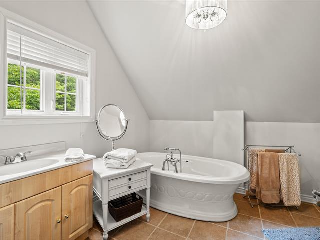 Ensuite bathroom