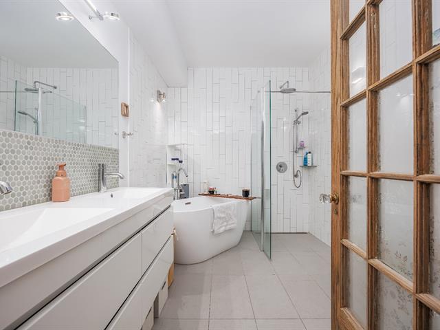 Salle de bains attenante à la CCP