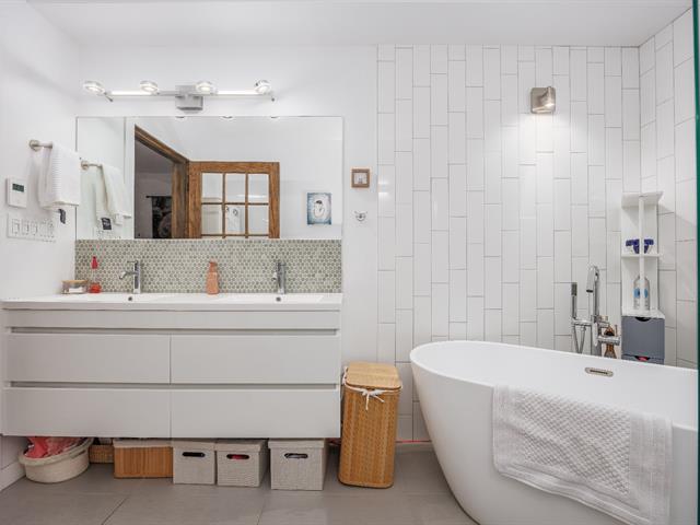 Salle de bains attenante à la CCP