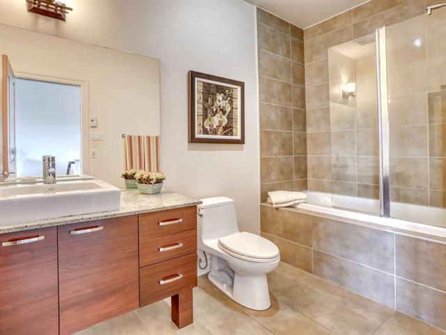 Two or more storey sold, Montréal (Saint-Laurent)