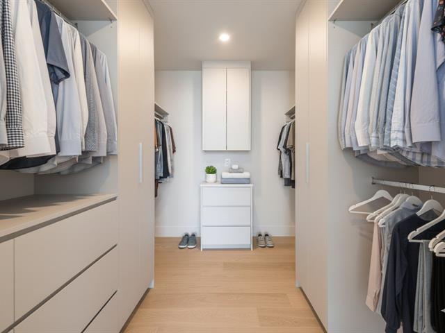 Walk-in closet