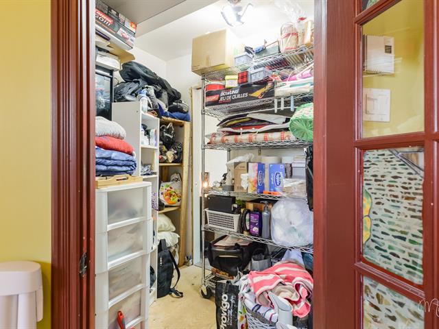 Walk-in closet