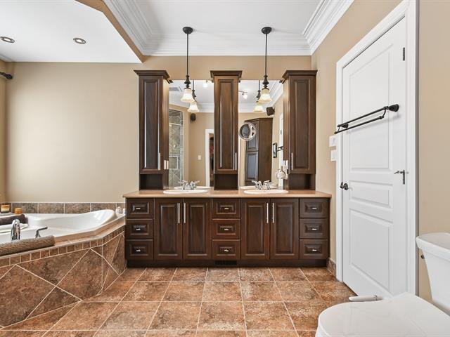 Ensuite bathroom