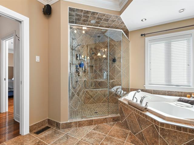 Ensuite bathroom