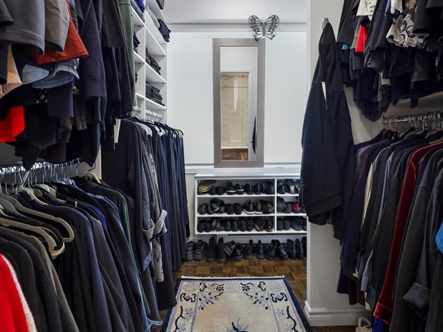 Walk-in closet