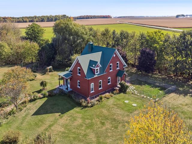 house for sale Sainte-Hélène-de-Bagot