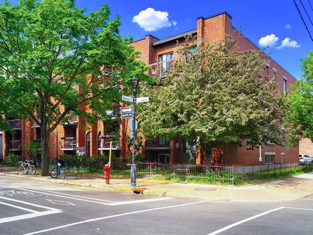 Façade