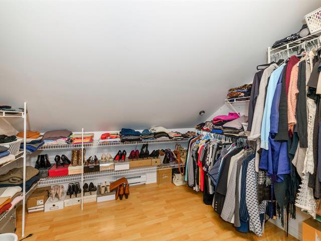Walk-in closet