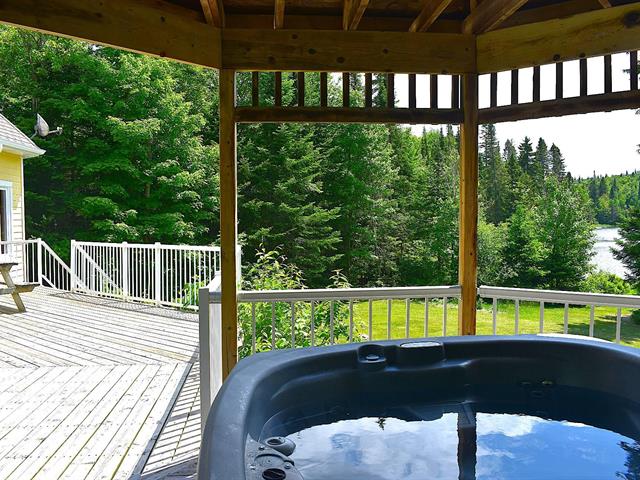 Hot tub