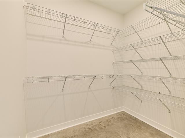 Walk-in closet