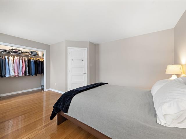 Two or more storey for sale, Montréal (Saint-Laurent)