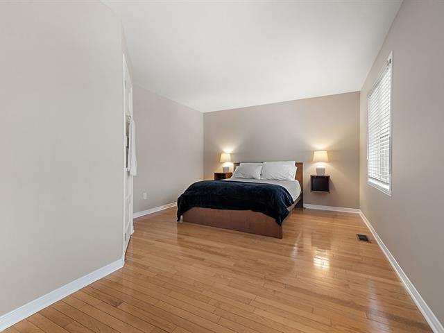Two or more storey for sale, Montréal (Saint-Laurent)