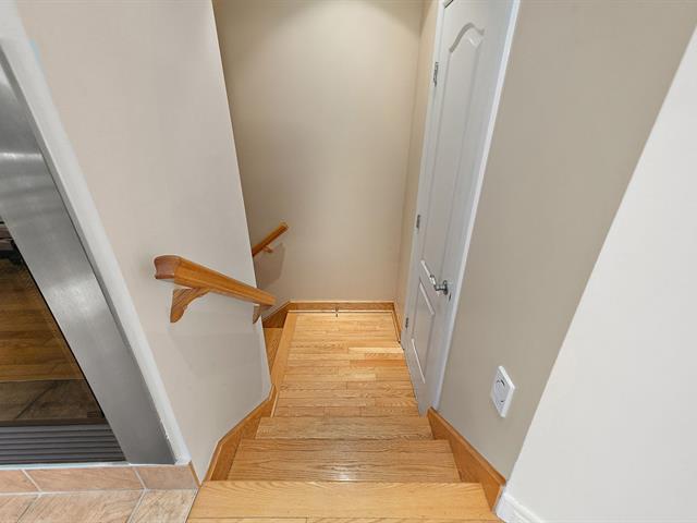Two or more storey for sale, Montréal (Saint-Laurent)
