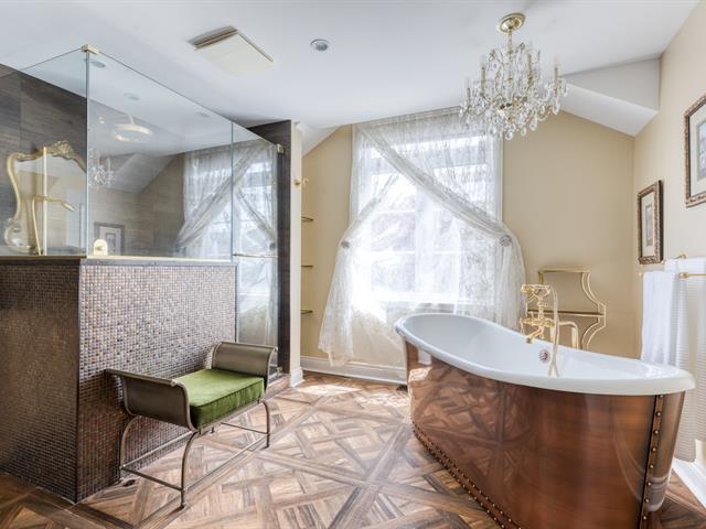 Salle de bains attenante à la CCP