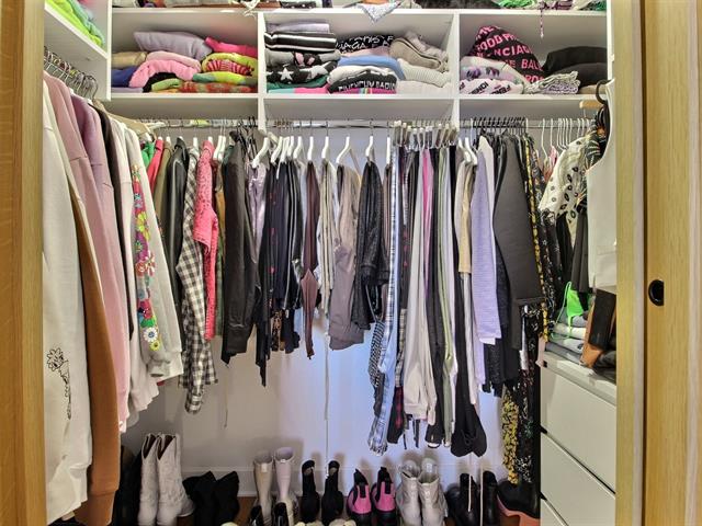 Walk-in closet