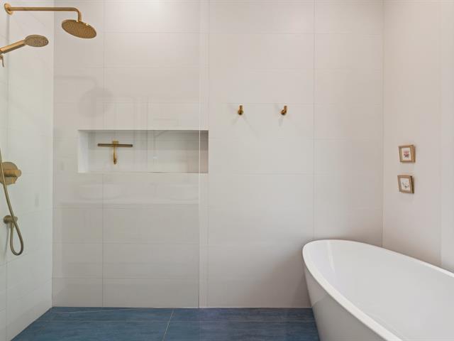Ensuite bathroom