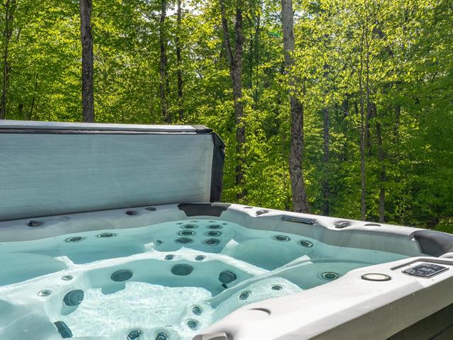 Hot tub