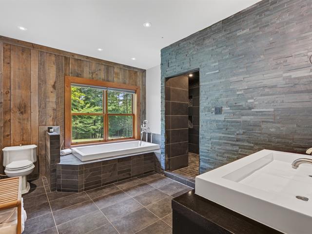 Ensuite bathroom