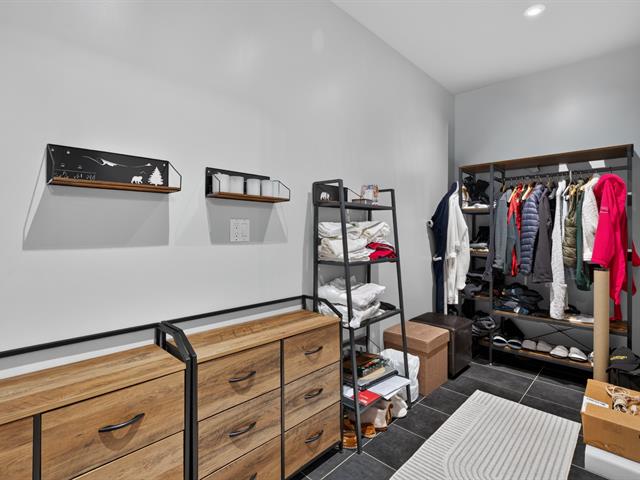 Walk-in closet