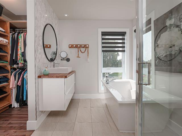 Salle de bains attenante à la CCP