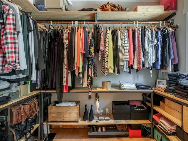 Walk-in closet