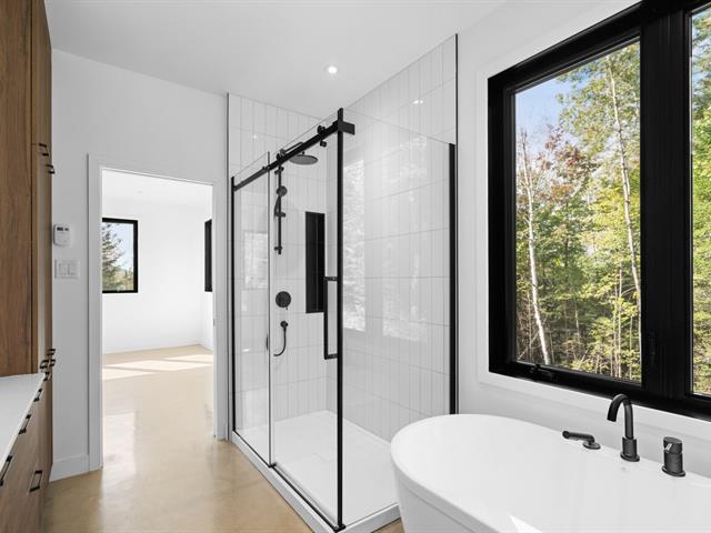 Ensuite bathroom