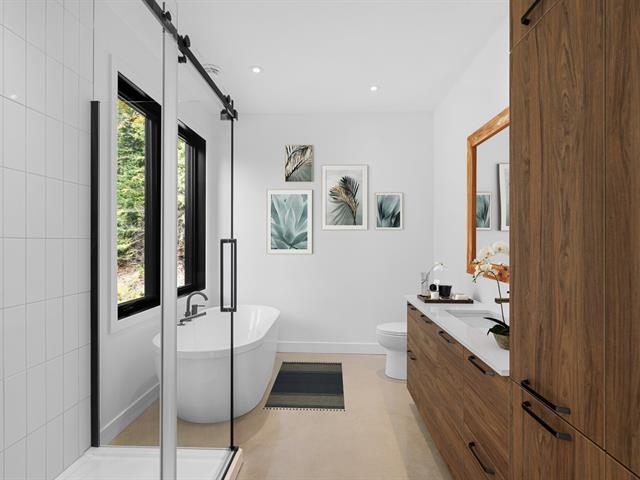 Ensuite bathroom