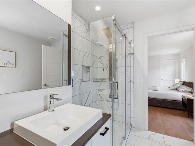 Ensuite bathroom