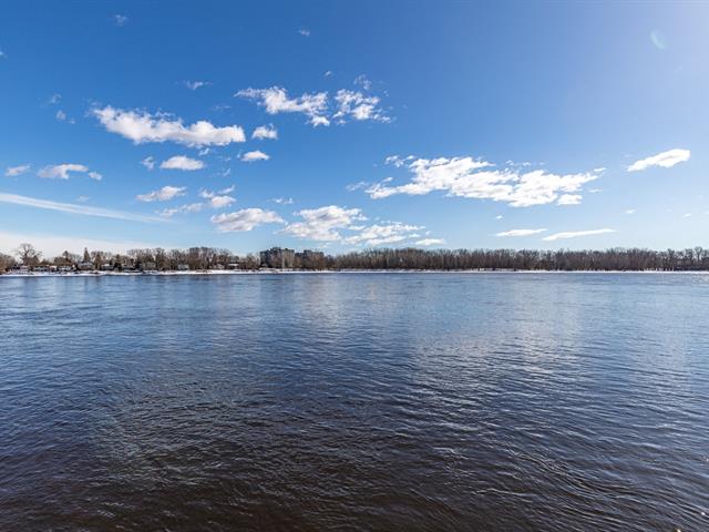 Vue sur l'eau