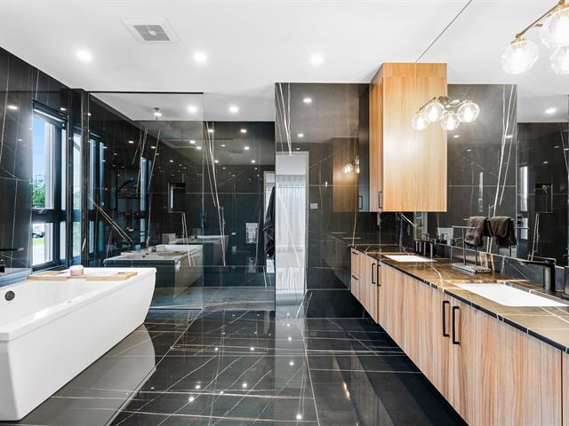 Ensuite bathroom