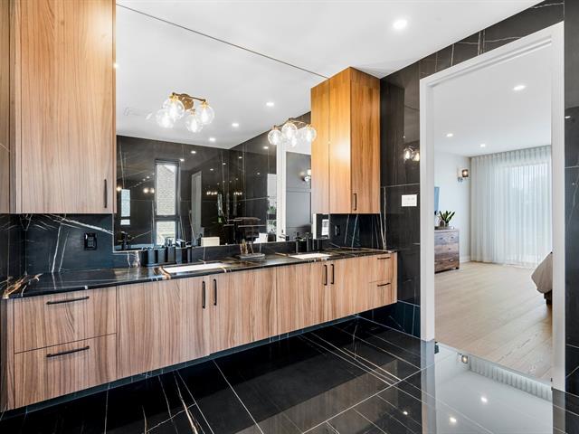 Ensuite bathroom
