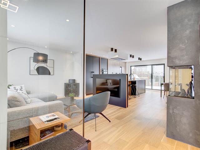 Maison à étages à vendre, La Prairie