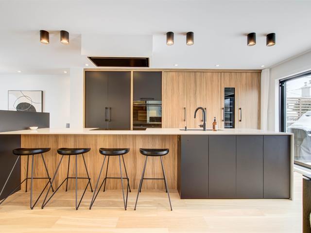 Maison à étages à vendre, La Prairie