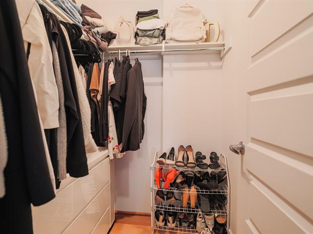 Walk-in closet