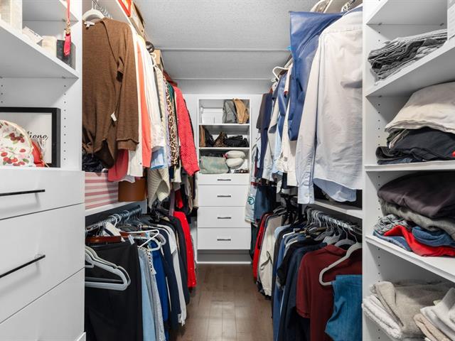 Walk-in closet